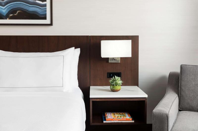 DoubleTree by Hilton Tucson Downtown Convention Center - image 28