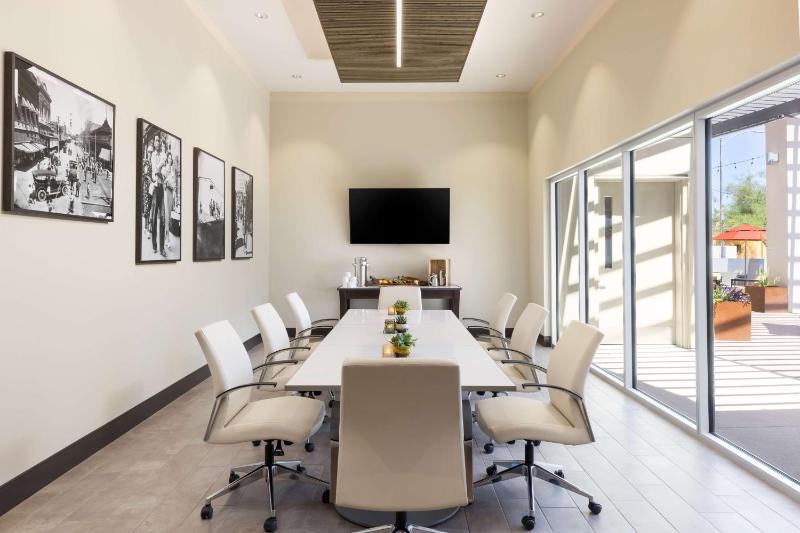 DoubleTree by Hilton Tucson Downtown Convention Center - image 20