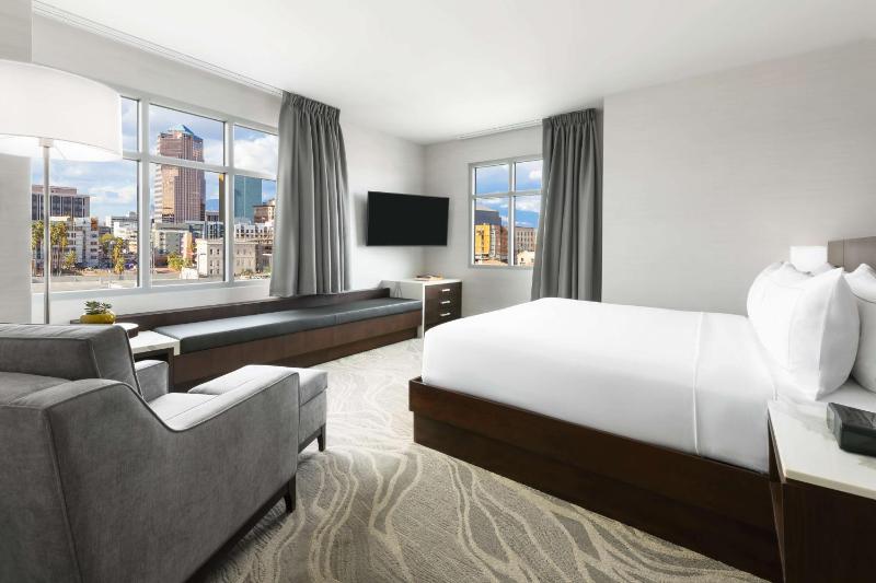 DoubleTree by Hilton Tucson Downtown Convention Center - image 47