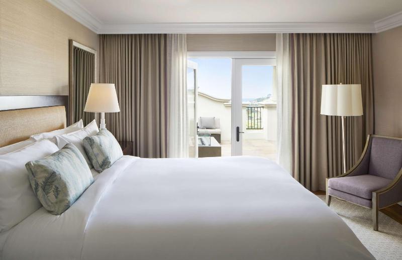Grand Penthouse King Suite image 4