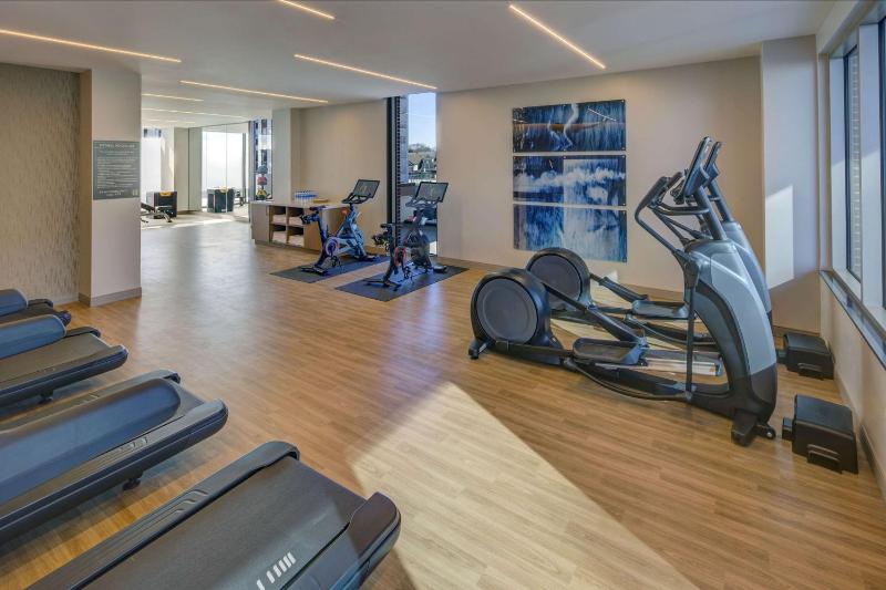 Embassy Suites By Hilton Virginia Beach Oceanfront Resort - image 10