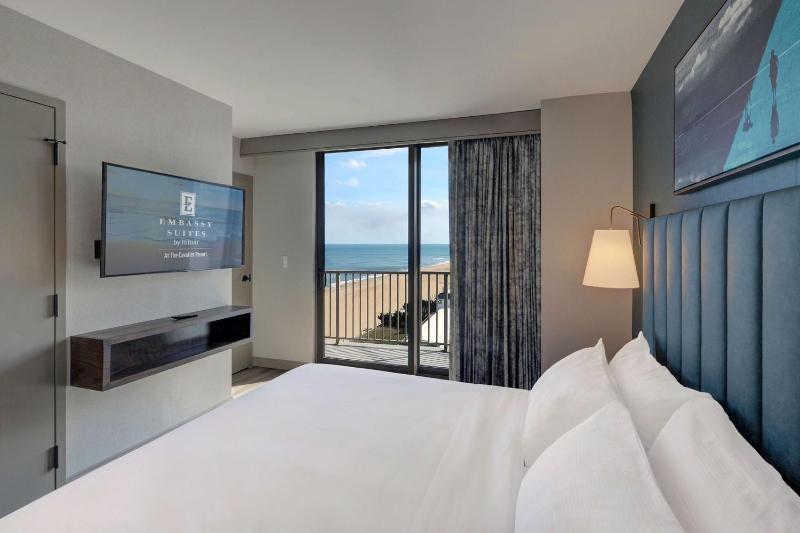 Two-Room King Suite image 1