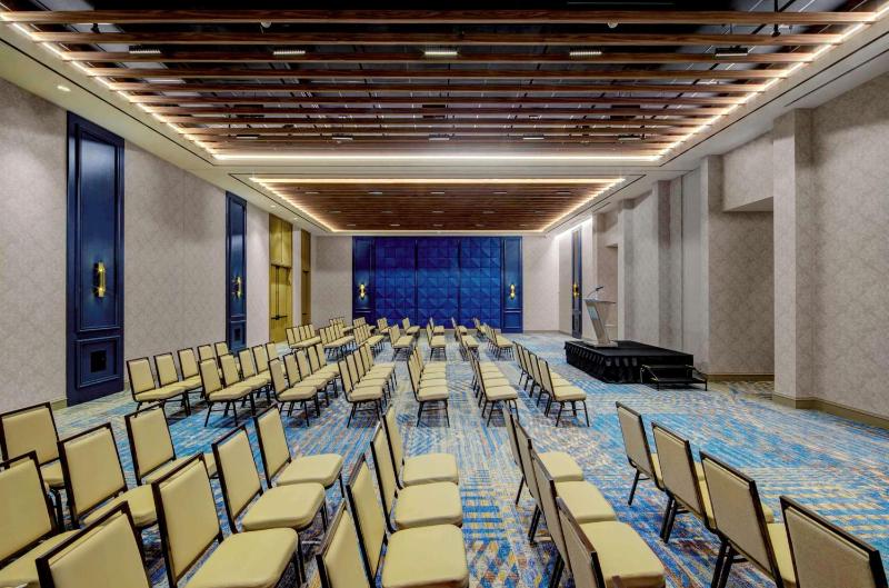 Embassy Suites By Hilton Virginia Beach Oceanfront Resort - image 3