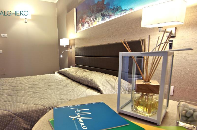 Double Room image 3