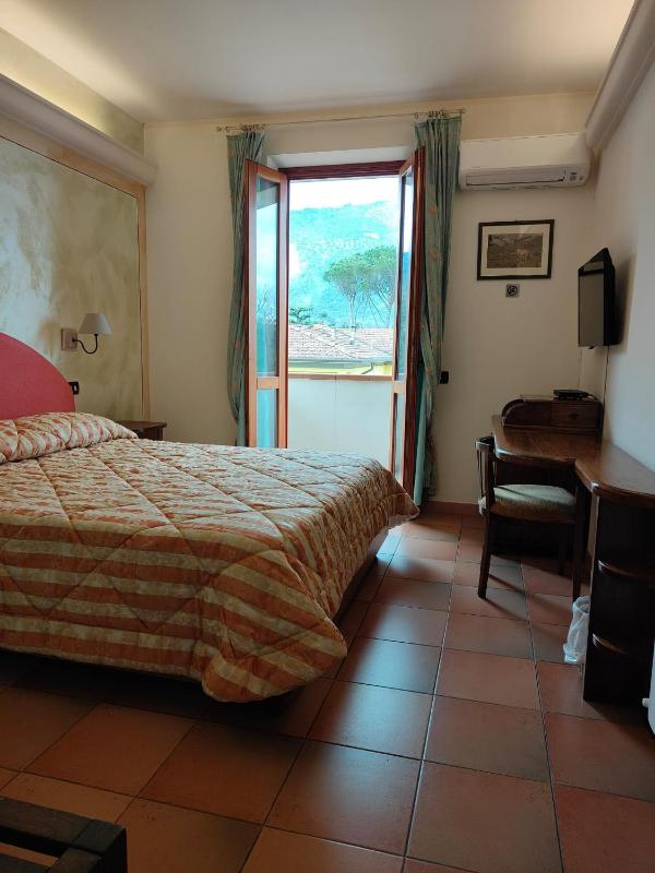 Single Room with Balcony image 3