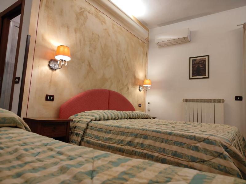 Triple Room with Balcony image 3