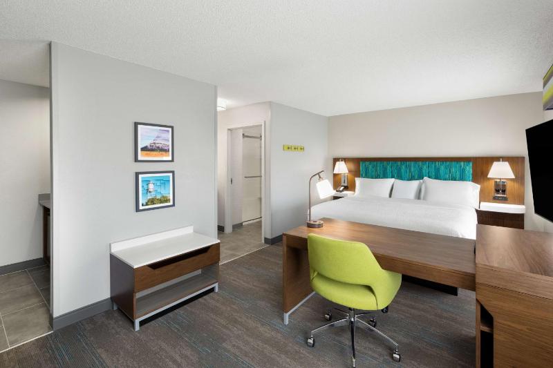 King Studio Suite with Kitchenette - Non-Smoking image 3