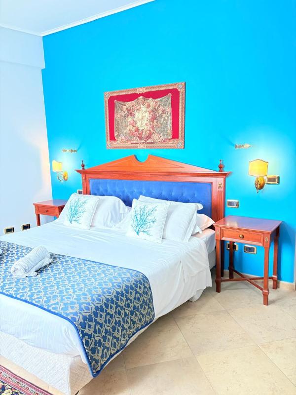 Deluxe Double Room image 2