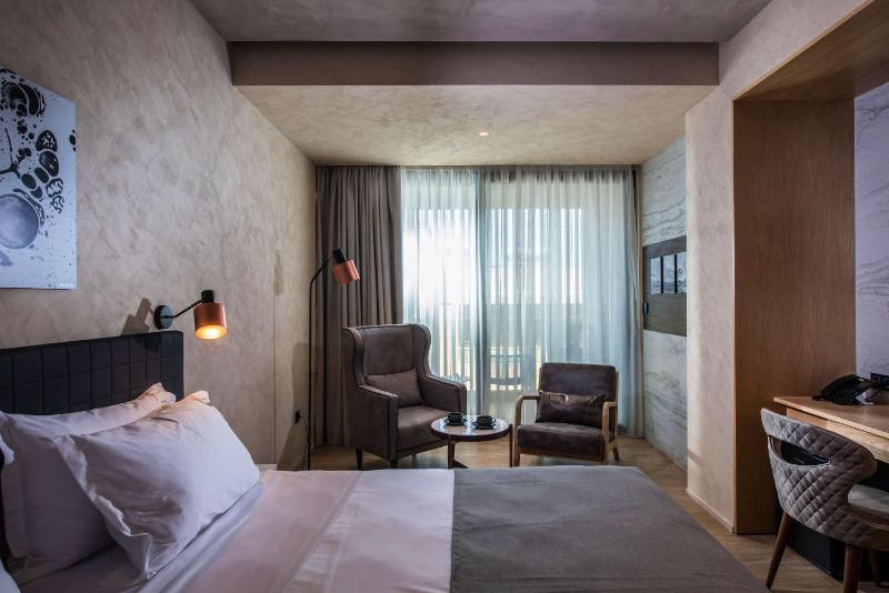 Style King Room image 3