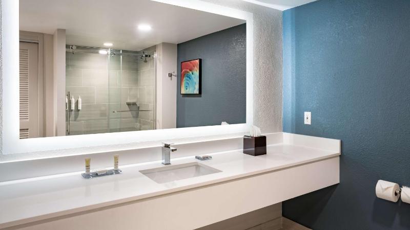 King Room with Resort View image 2