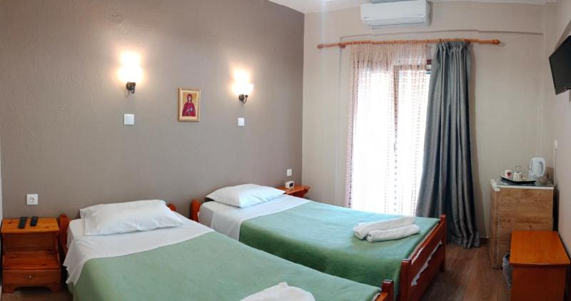 Double or Twin Room with Balcony image 4