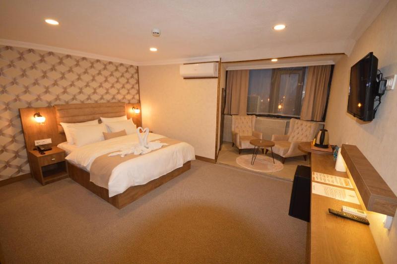 Standard Double Room image 1