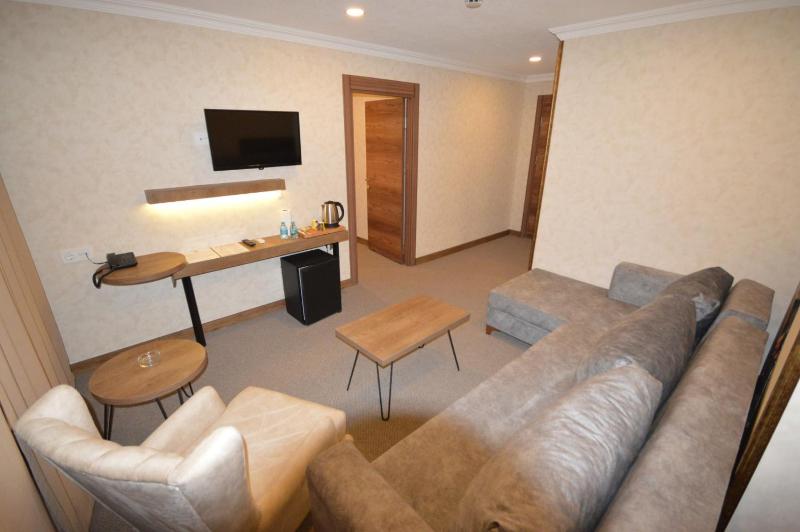 Deluxe Family Room image 1