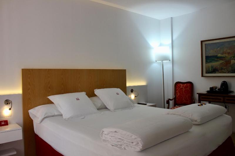 Double Room image 3