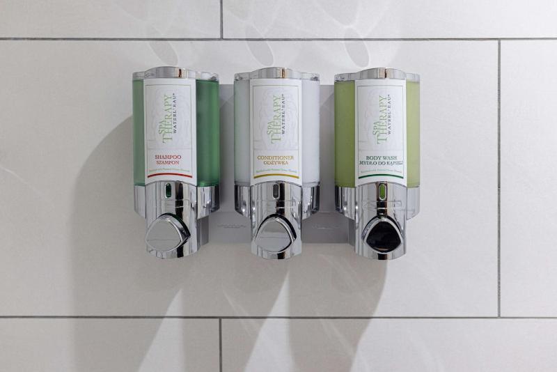 Queen Room with City View image 4