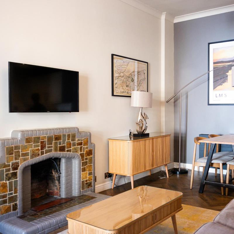 One-Bedroom Apartment (2 Adults + 2 Children) image 3