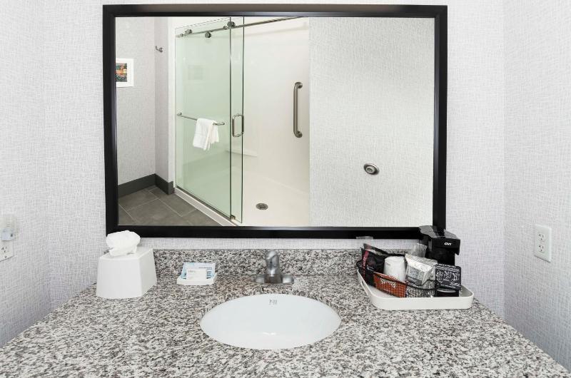 King Room - Non-Smoking image 2