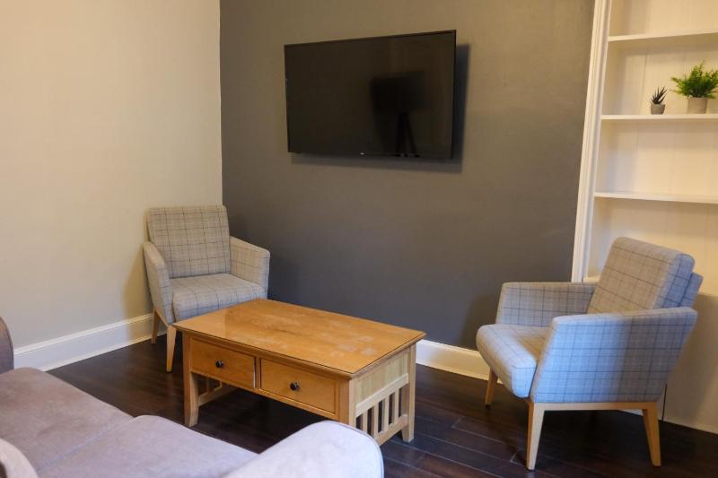Three-Bedroom Apartment image 4