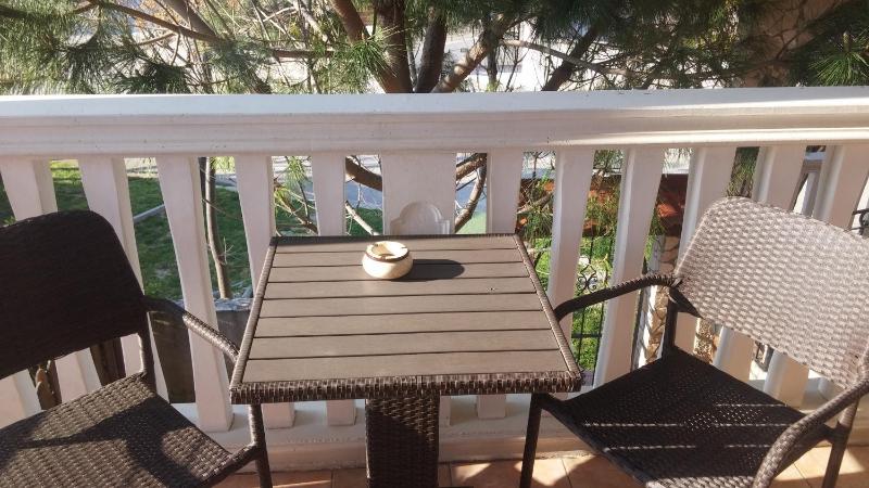 Double Room with Balcony image 2