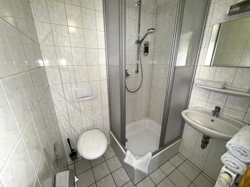 Double Room image 3