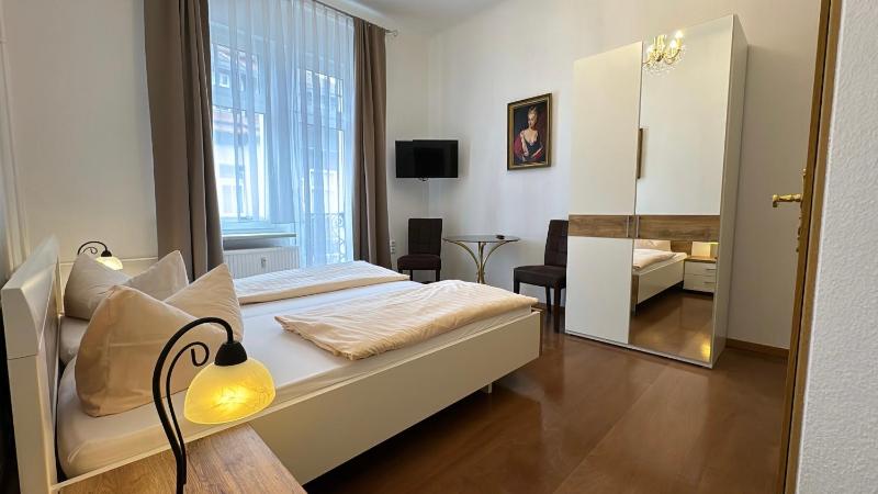 Double Room image 2