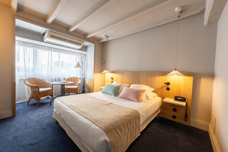 Superior Double Room image 1