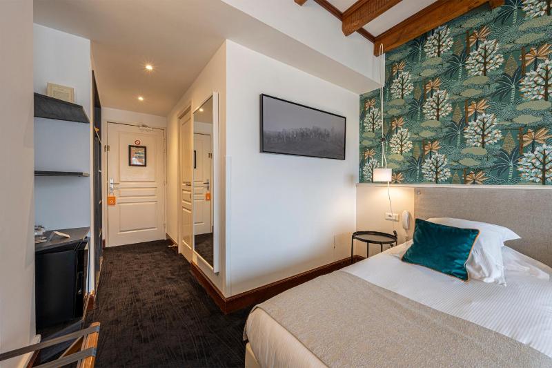 Superior Double Room image 3