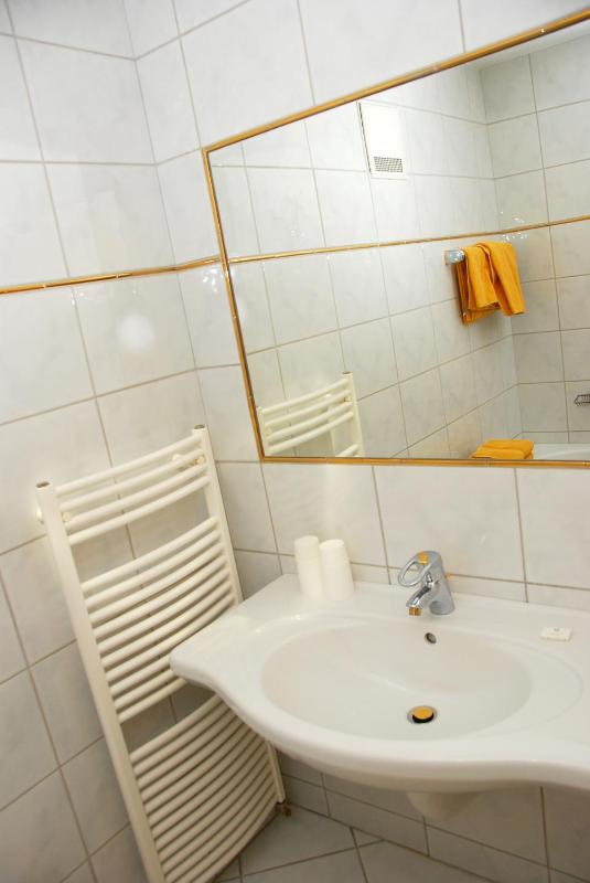 One-Bedroom Apartment with Balcony image 2