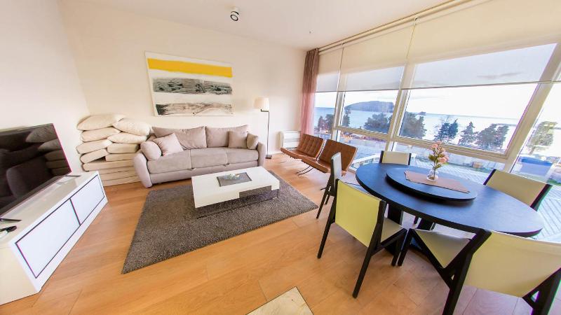 Family Suite Two Bedroom with Sea View image 1
