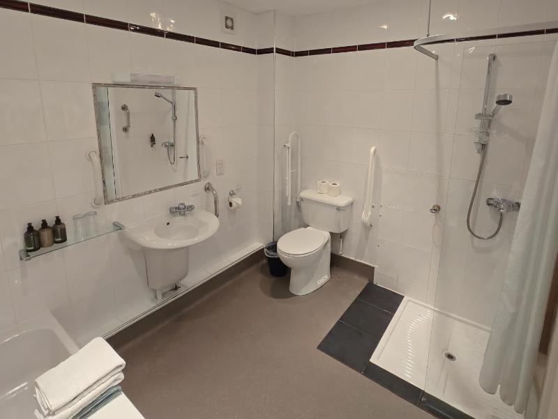 Skelwith Bridge Hotel - image 3