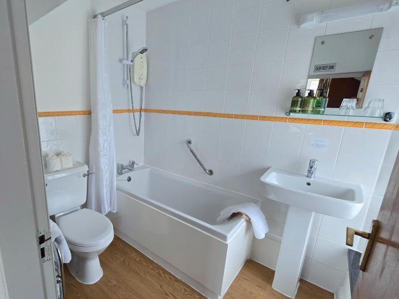 Skelwith Bridge Hotel - image 45