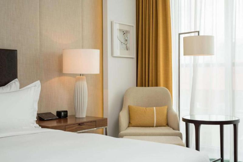 King Guest Room image 3
