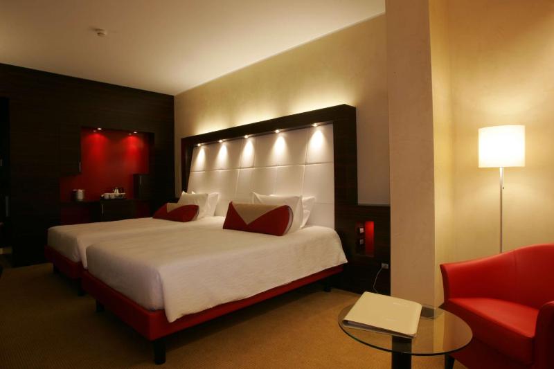 Deluxe Room image 1