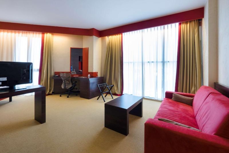 Superior King Room image 1