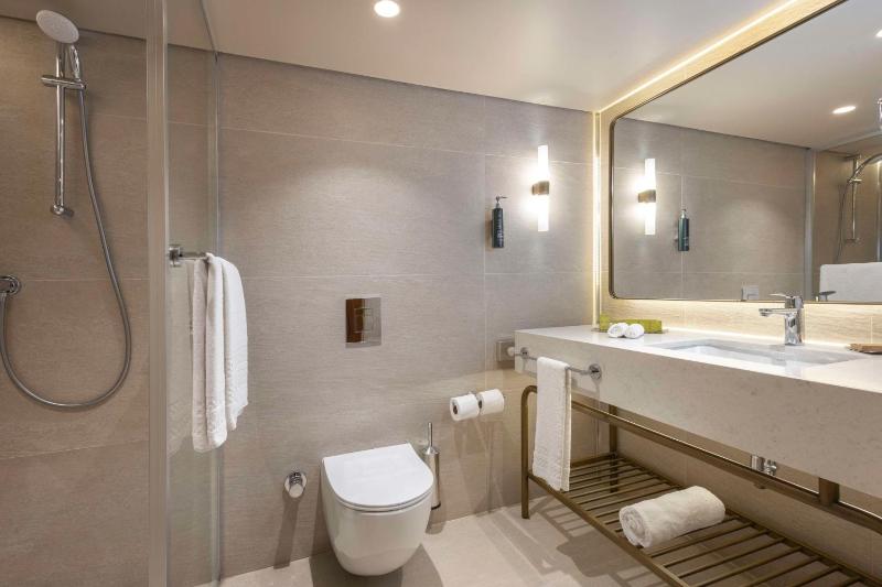 Executive King Room with Sea View image 2