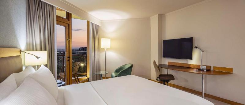 King Room with Sea View image 4