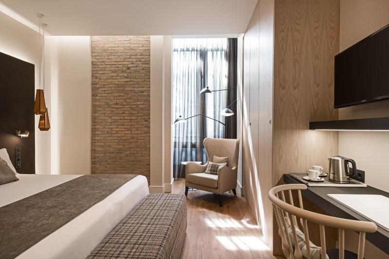 Premium Double Room image 1