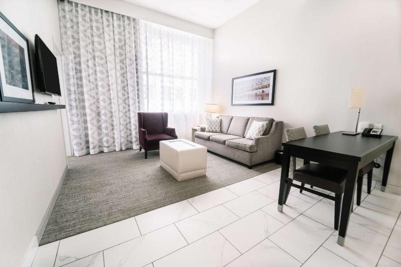 Embassy Suites By Hilton Louisville Downtown - image 24