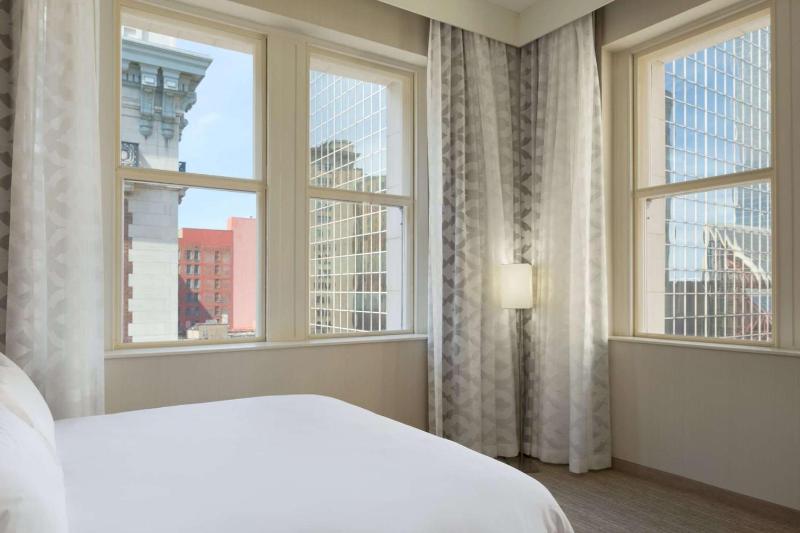 Embassy Suites By Hilton Louisville Downtown - image 48