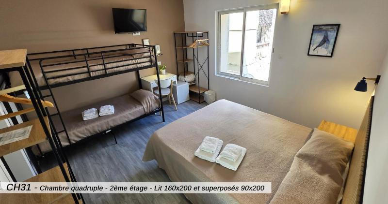 Quadruple Room image 4