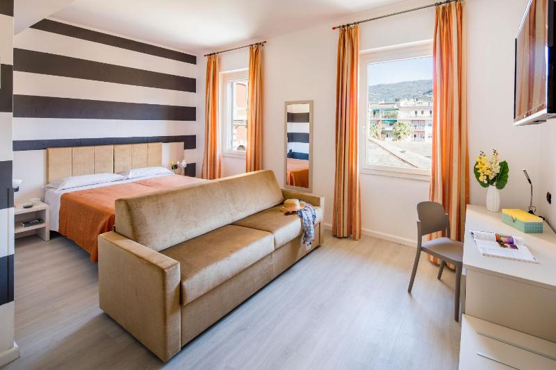 Quadruple Room image 1