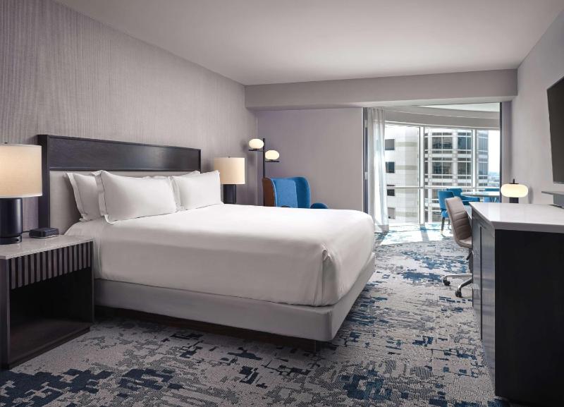Signature King Suite image 4