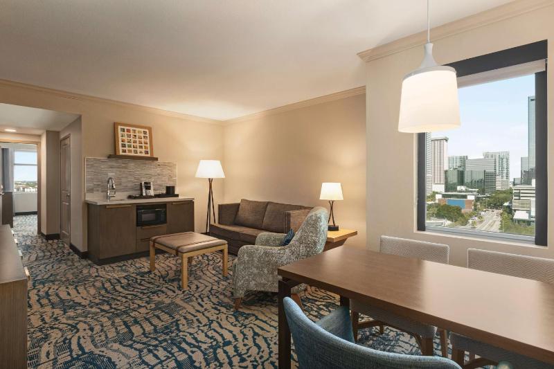 King Corner Suite - Mobility Access image 3