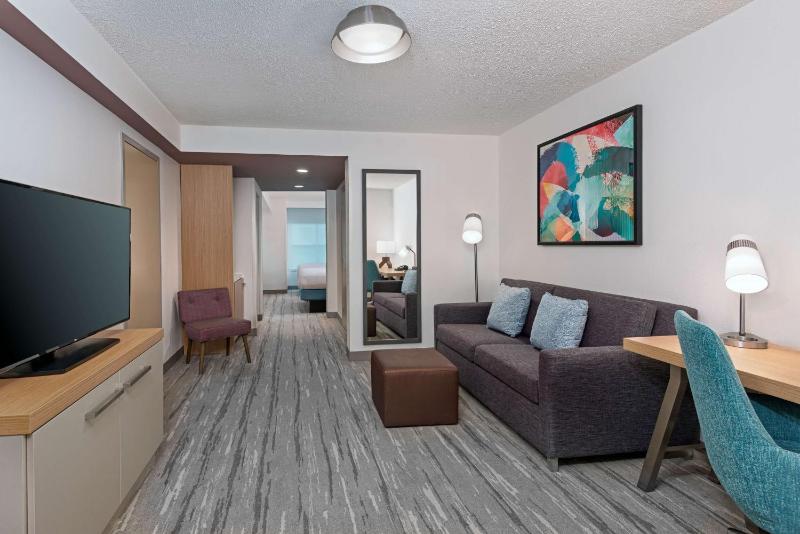Junior Suite with Two Queen Beds image 4
