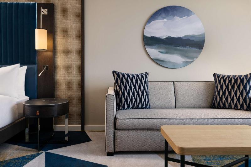 King Room with Sofa Bed - Waterfront image 3