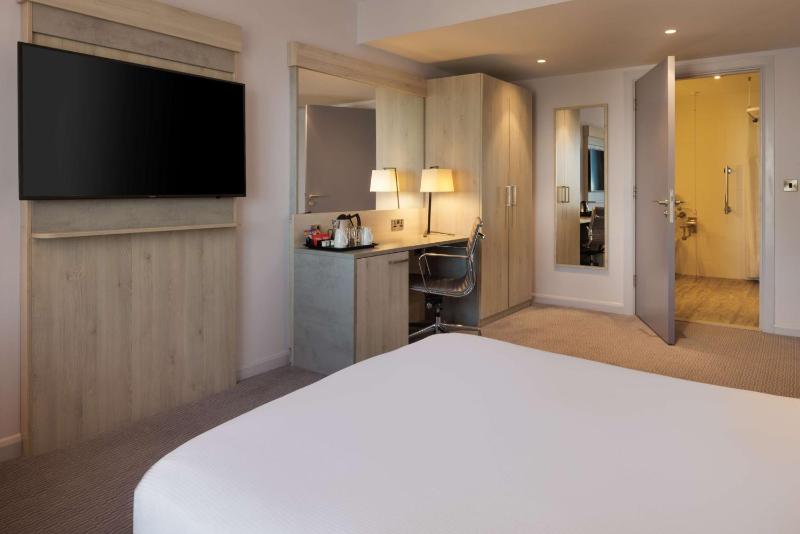 Queen Room - Mobility Access image 1