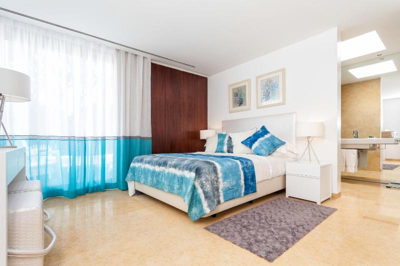 Two-Bedroom Terrace image 3