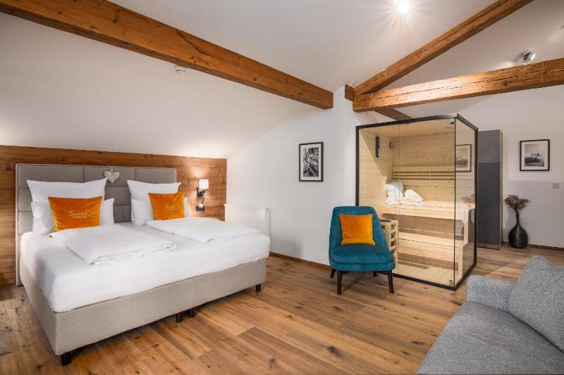Deluxe Room image 3
