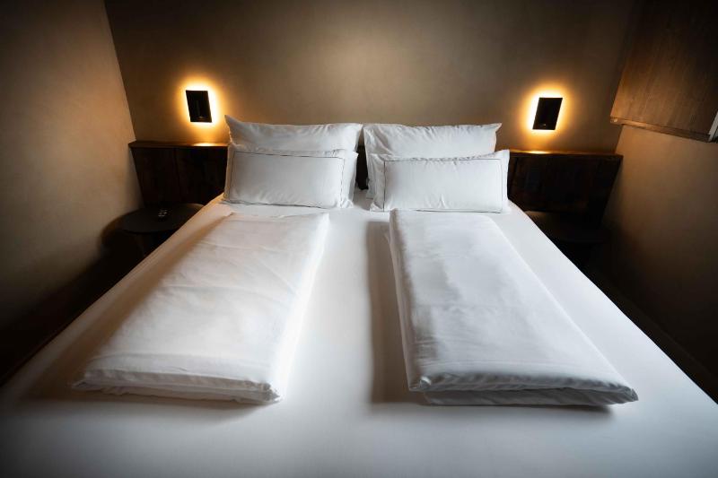 Double Room image 1
