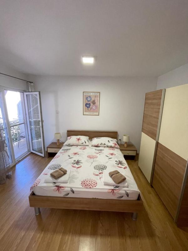 One-Bedroom Apartment image 1
